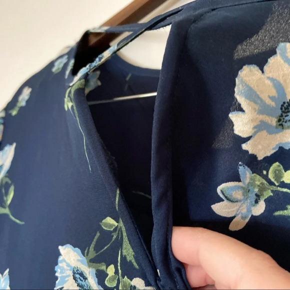 ANTHROPOLOGIE Blouse Long Sleeve Blue Floral Slight Sheer Haute Project - Picture 6 of 10